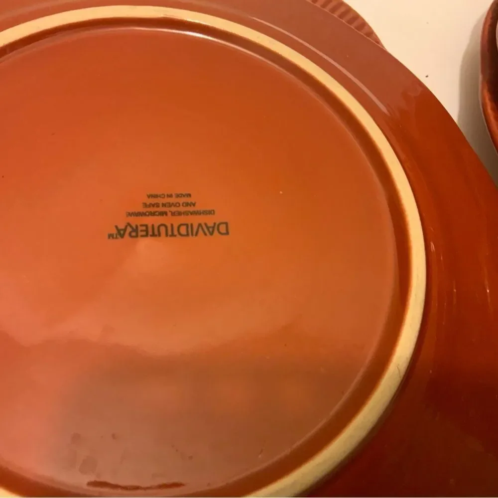 Set 6 David Tutera red 3 Dinner Plates 10.5” & 3 salad plates 8.25”